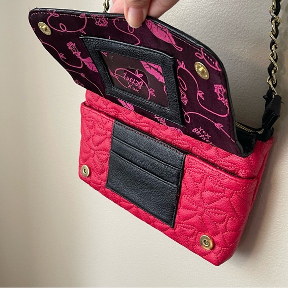 BETSEY JOHNSON red & black purse with quilted bows and built in wallet - Picture 11 of 15
